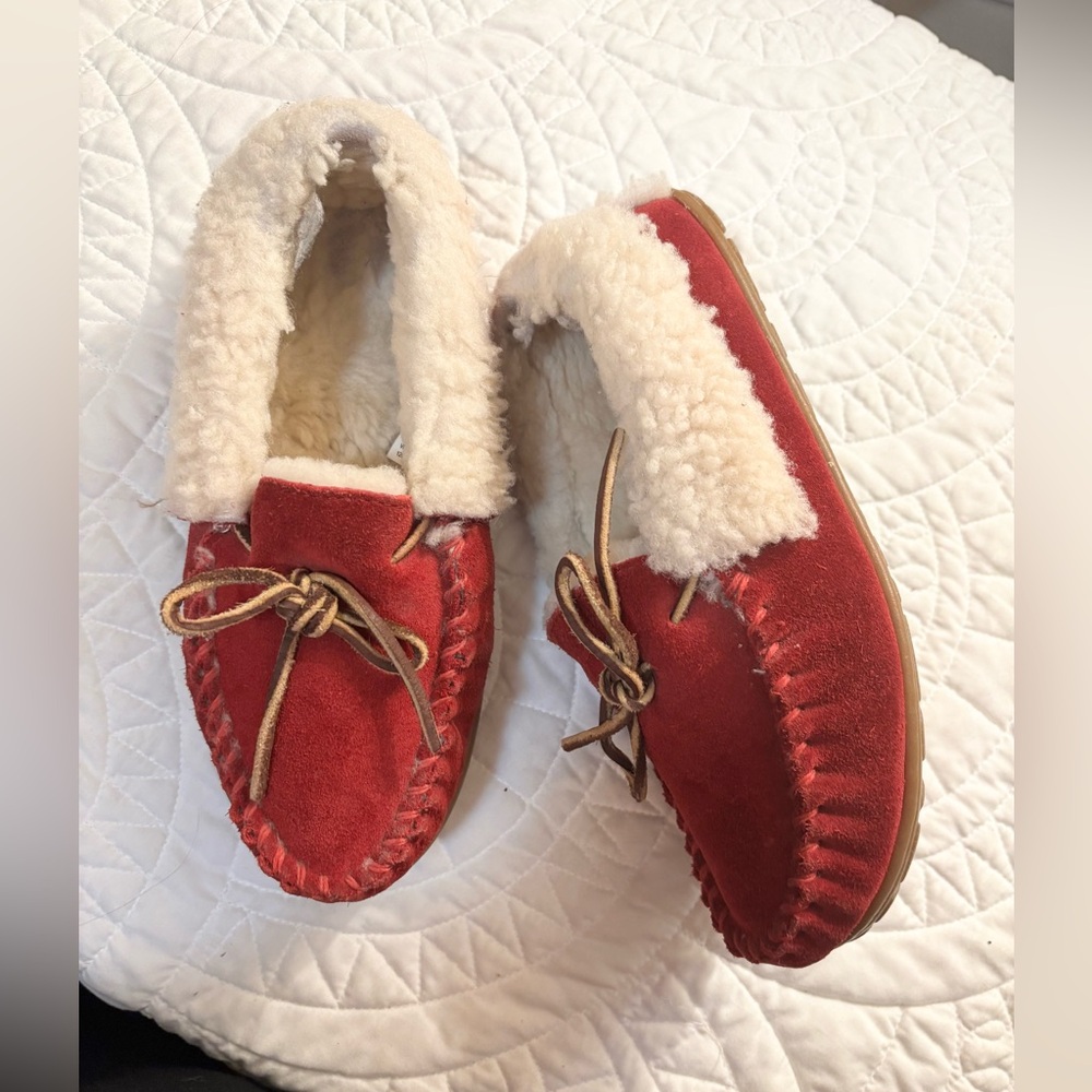 L.L. Bean red suede women’s fleece lined moccasins size 6